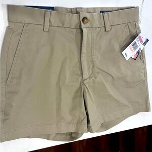 Vineyard Vines Men’s Breaker Shorts. Size 28, inseam 5”. NWT